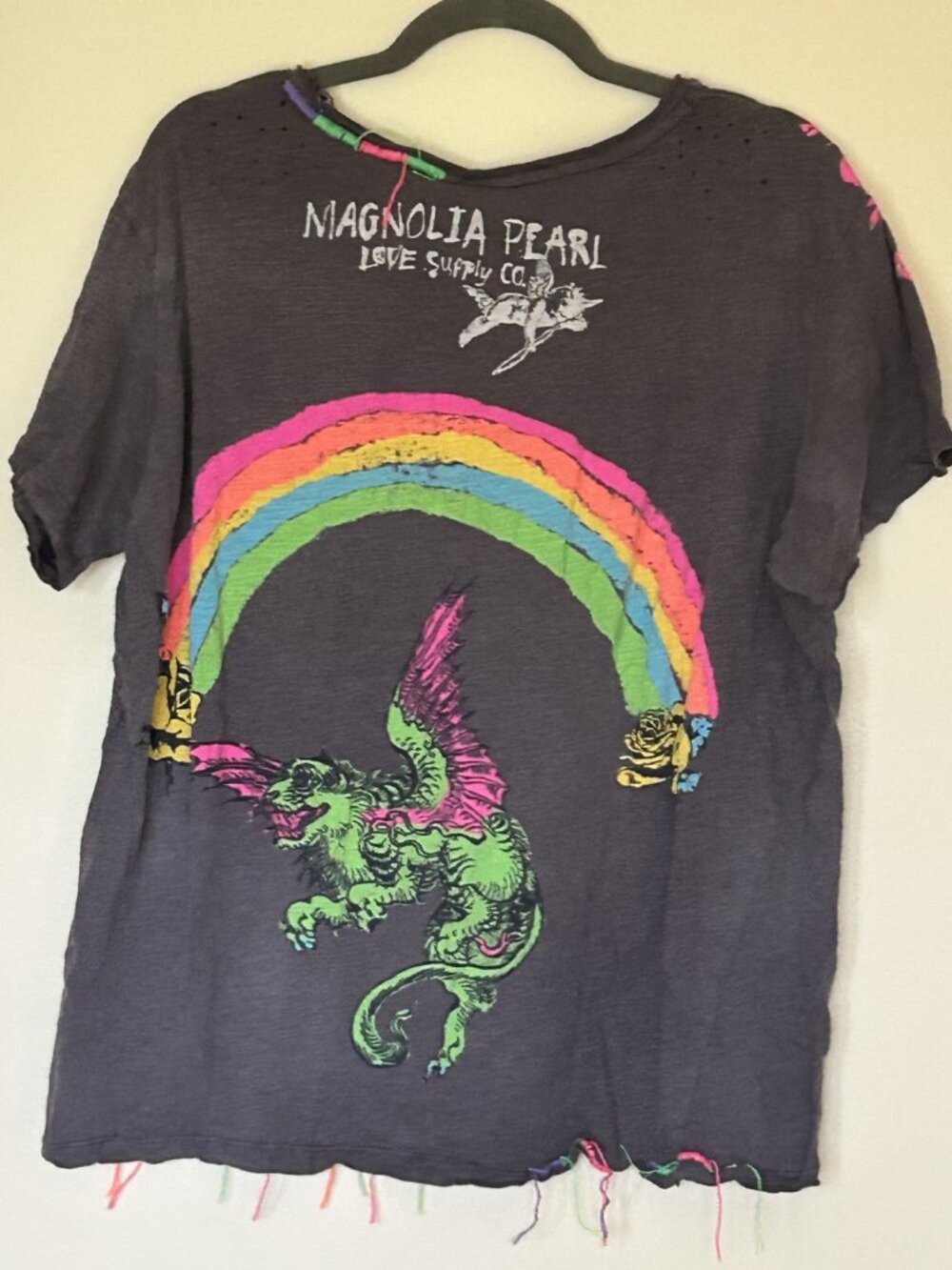 Magnolia Pearl Dragons and Roses Tee NWT | one size fits most - Picture 4 of 6
